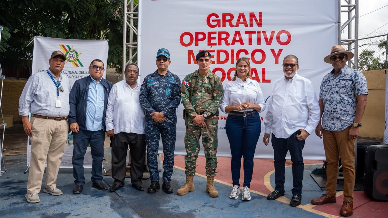 Ejército y DGDC realizan operativo de acción cívica en La Romana
